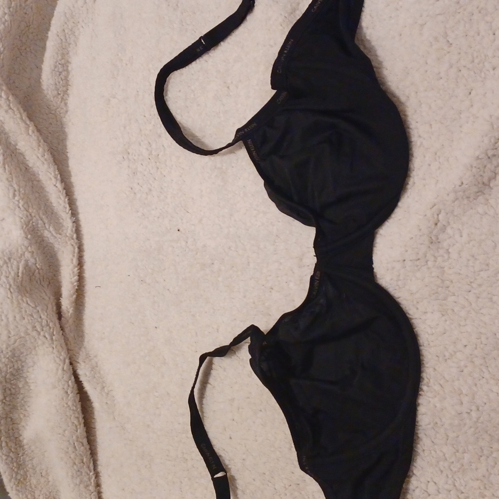 Calvin Klein 32DD bra
